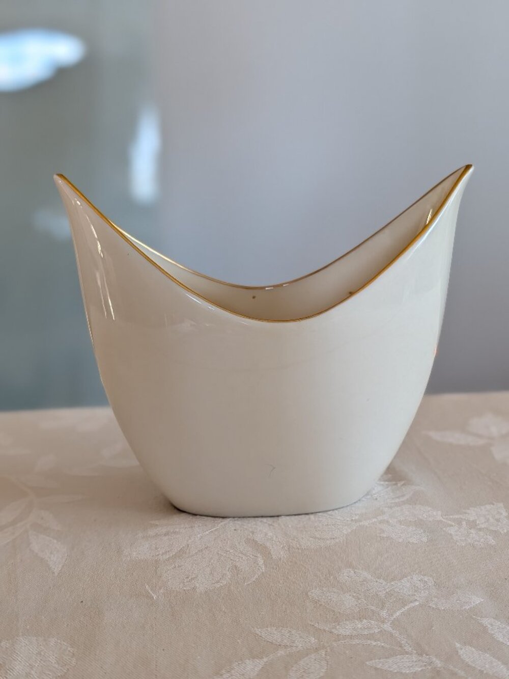 VTG Lenox Collection Crescent "Swoop" Vase Planter Ivory Gold Trim